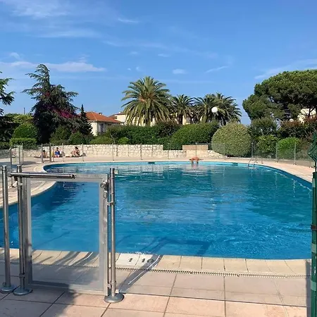 2p Rdj Parc Velusine Piscine Tennis