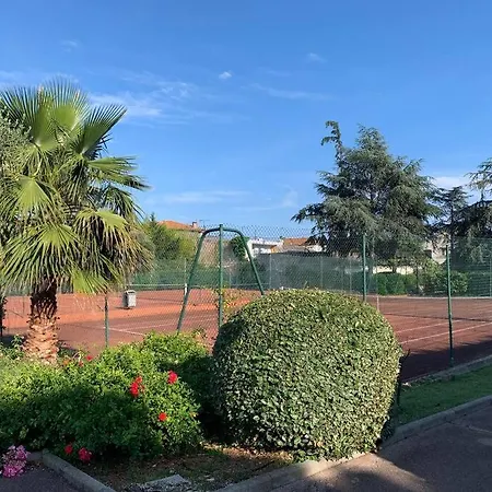 2p Rdj Parc Velusine Piscine Tennis Antibes